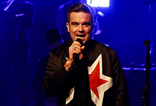 Робби Уильямснинг концертига фотонигоҳ