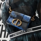 КОЛЛЕКЦИЯ АКСЕССУАРОВ DIOR В СТИЛЕ TIE-DYE