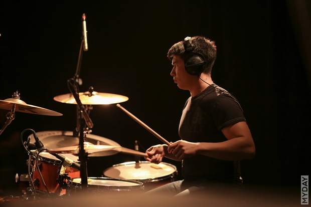 alt